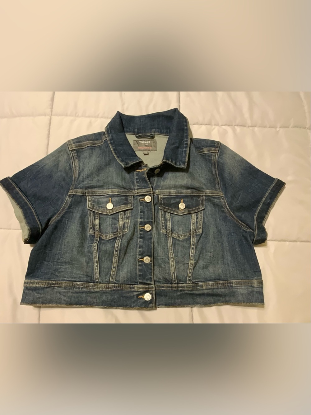 'Torrid Medium Wash Collared Cropped Denim Jacket Pockets Stretch Sz 1 (14-16)